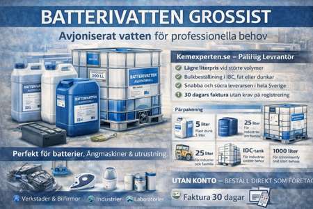 Avjoniserat batterivatten i dunkar och IBC-tank för professionellt bruk.